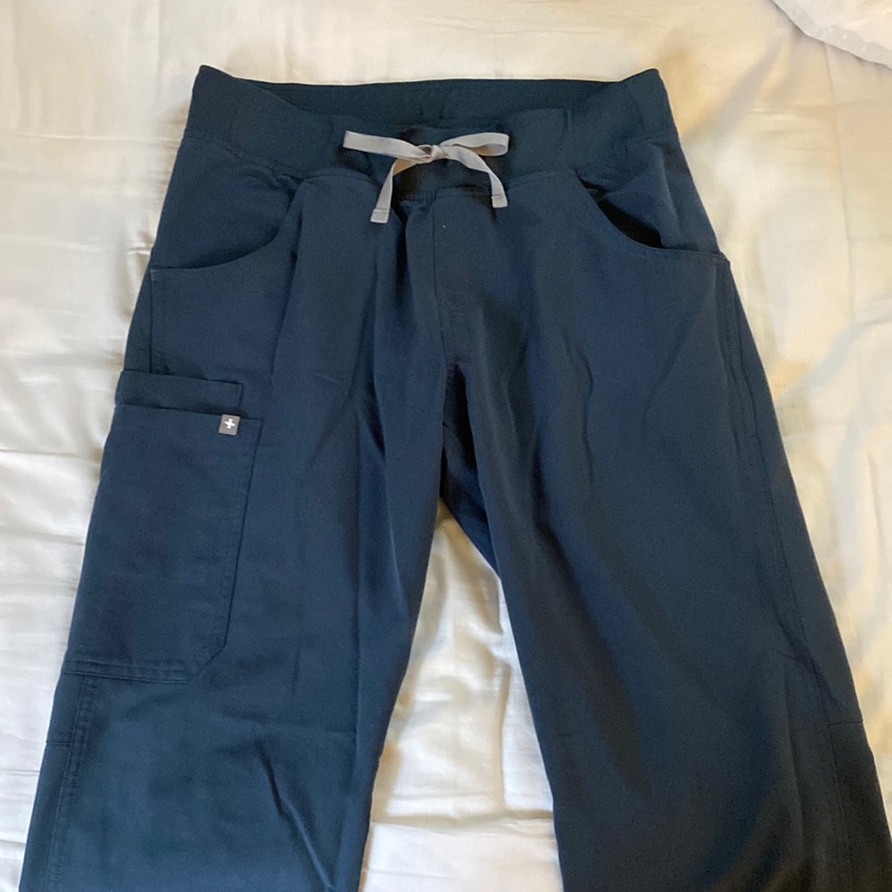 Figs Dark Harbor Kade Cargo Scrub Pant Small